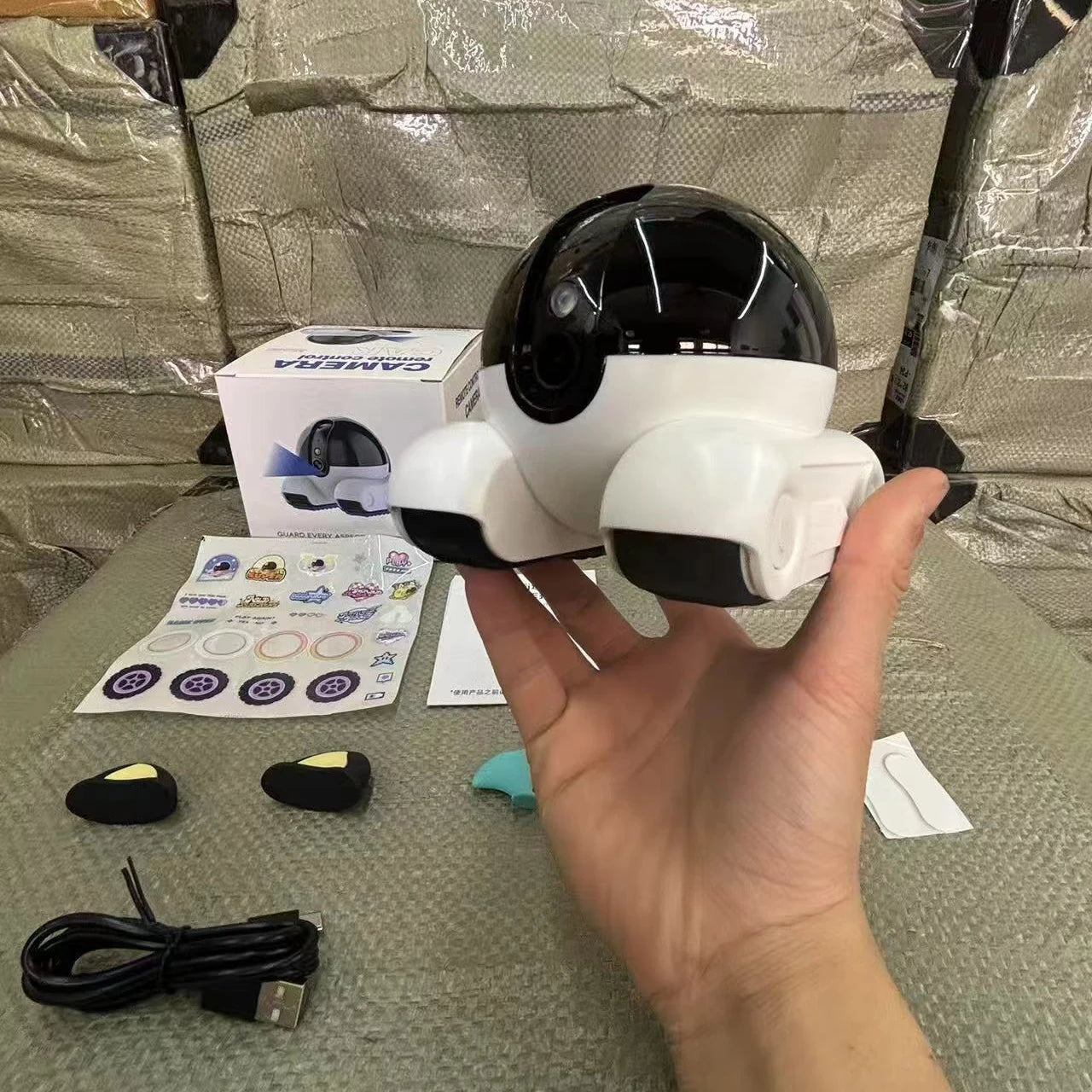 4G Wifi Whole-house Mobile Toy With HD Camera Cat Dog Smart Toy Pet Companion Robot